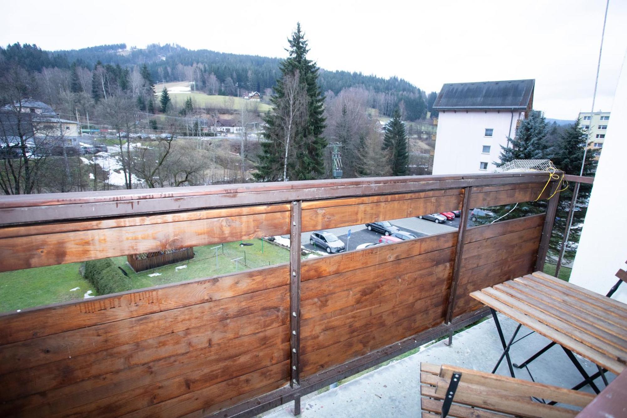 Apartmany Na Tanvaldskem Spicaku Jiretin pod Bukovou Extérieur photo